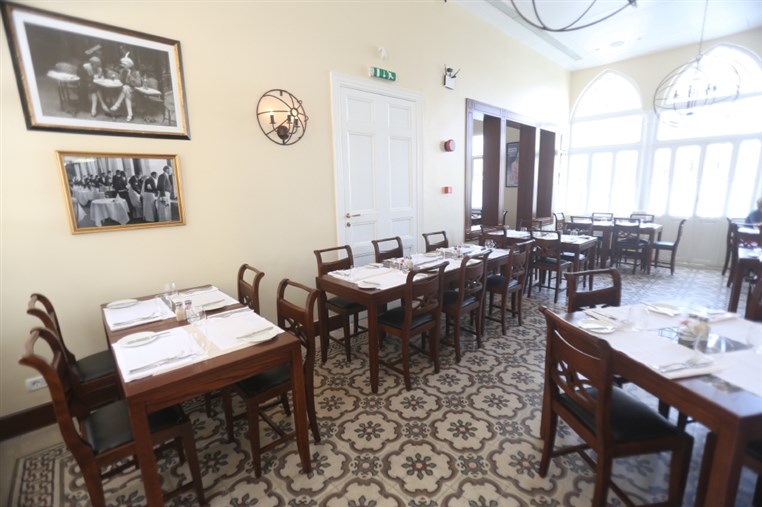 Les Fenetres Media Lunch